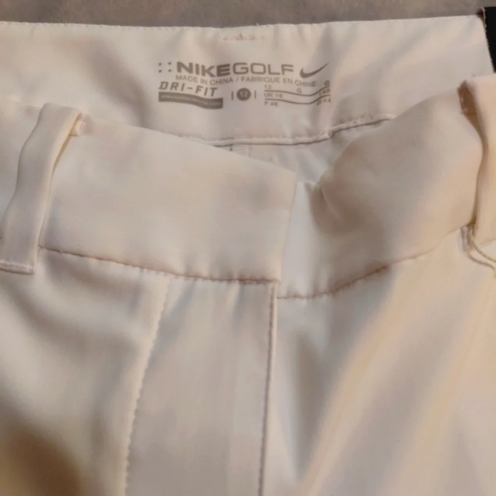 Nike Women's White DRI Fit Golf Activewear Shorts Size 12 NWT